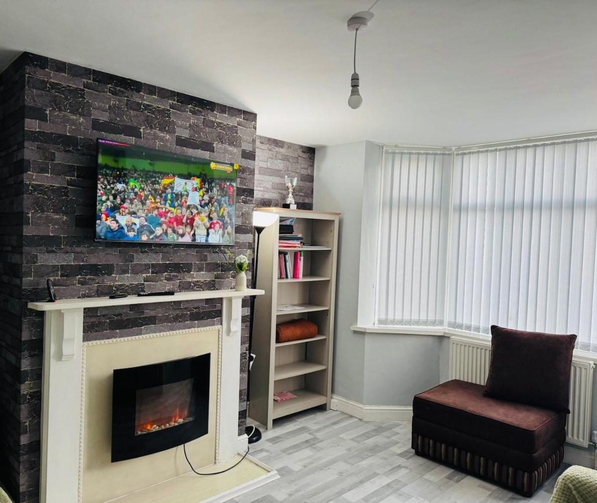 Cozy 2 Bedroom House In With 2 Private Car Parking And Garden * Bradford (West Yorkshire)